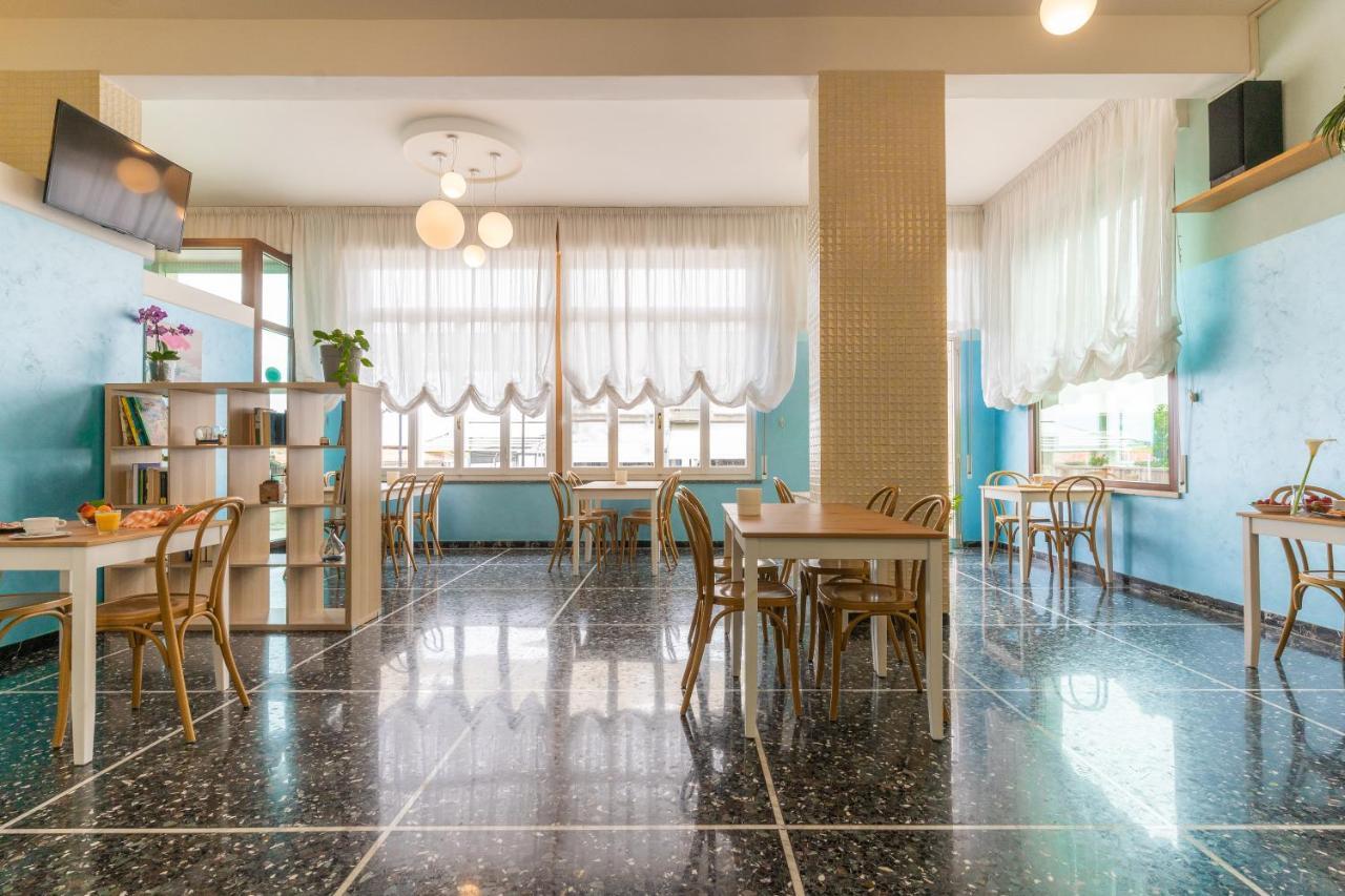 Hotel Greta B&B ริมินี ภายนอก รูปภาพ