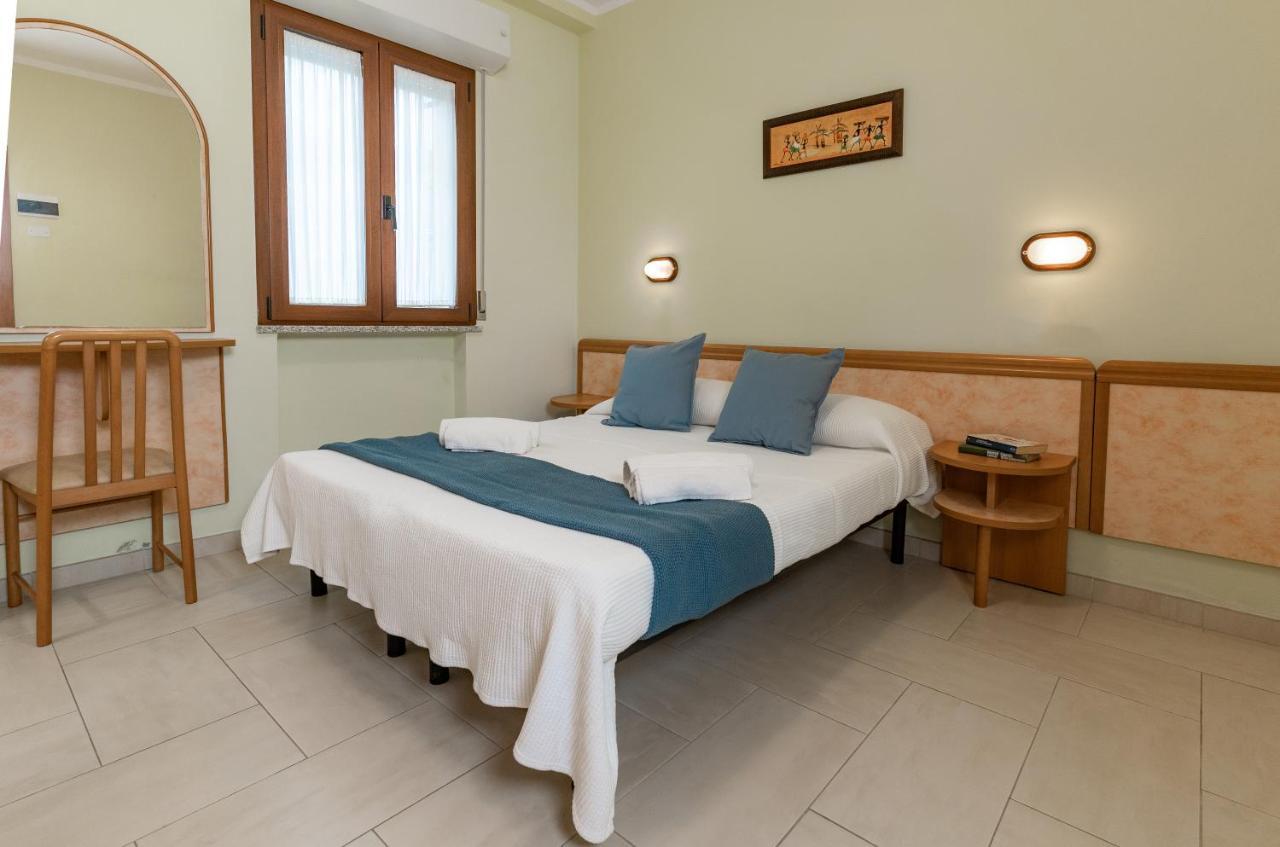 Hotel Greta B&B ริมินี ภายนอก รูปภาพ