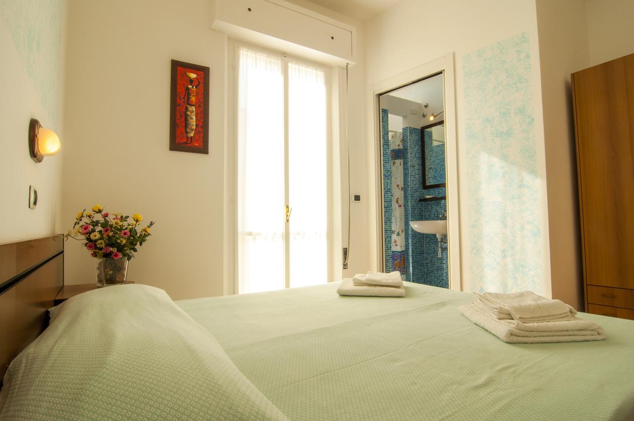 Hotel Greta B&B ริมินี ภายนอก รูปภาพ
