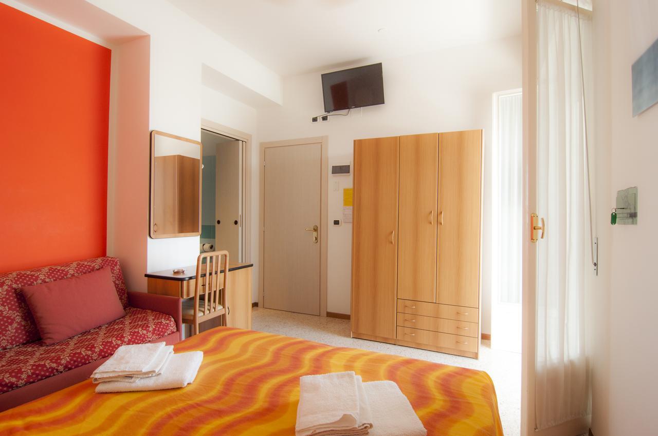 Hotel Greta B&B ริมินี ภายนอก รูปภาพ